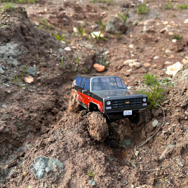 SCX24 Suburban